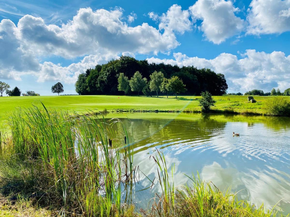 Barrierefreie In Der Naehe Der Golf- Und Freizeitanlage Apartment