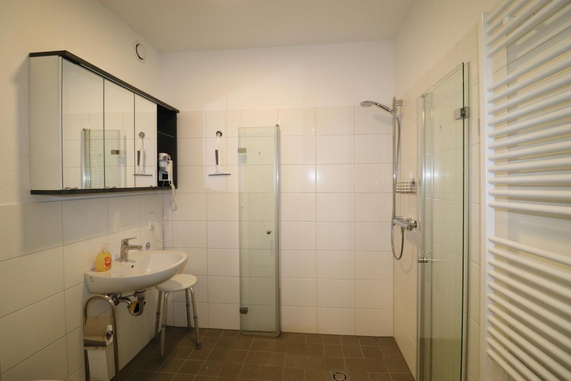Barrierefreie In Der Naehe Der Golf- Und Freizeitanlage Apartment *
